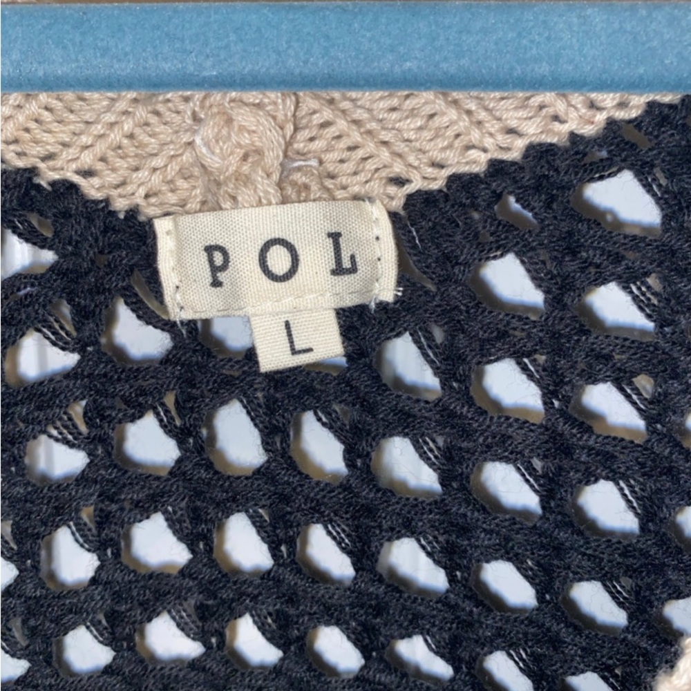 NWOT POL Black and Cream Floral Crochet Poncho L - Picture 4 of 9
